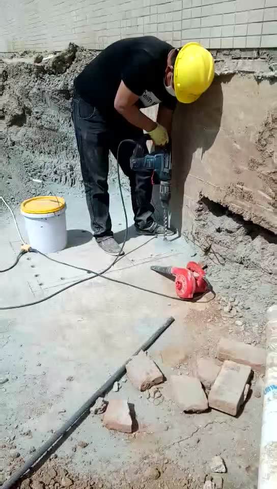 乐山新旧混凝土植筋连接加固